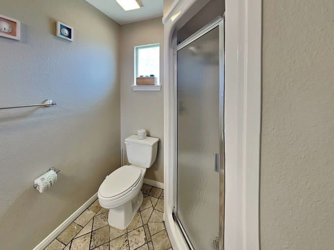 Bathroom 4, Molly's Dune by Ryson Vacation Rentals, Galveston
