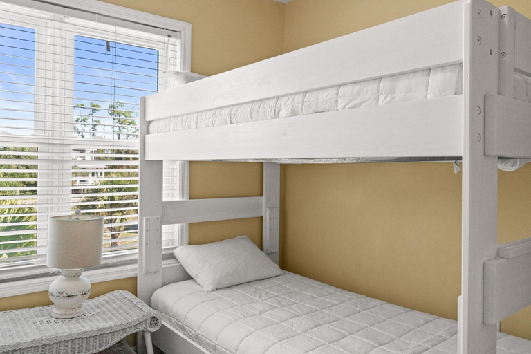 Room 3, All Decked Out, Gulf