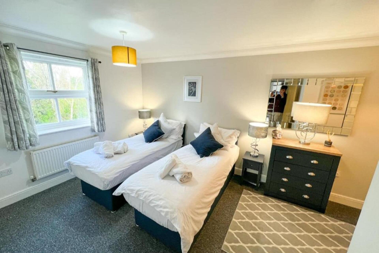 Room 5, Contractors/family - Parking - Wifi - Sleeps 6, Milton Keynes