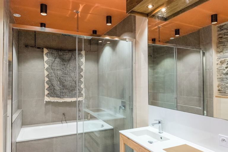 Bathroom 3, Maison Brevan, Finistère
