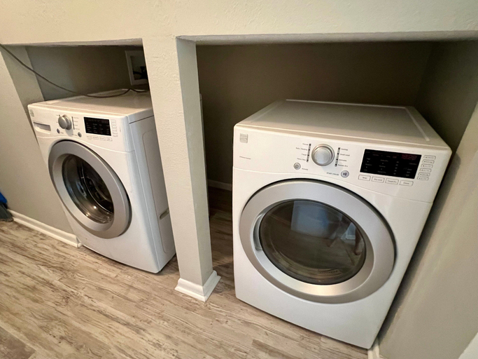 Interior 4, Bayou 565 - Panhandle Paradise, Cobb