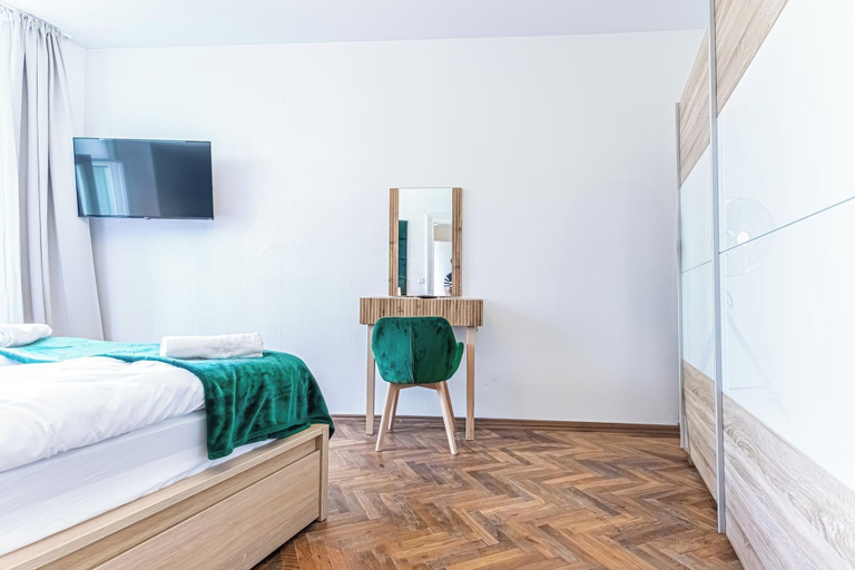 Room 4, Cozy Room Near Landstraße for Long Stay, Wien