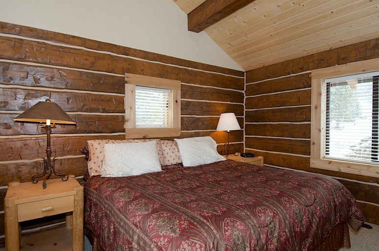 Interior 1, True Grit Adventure, Fremont