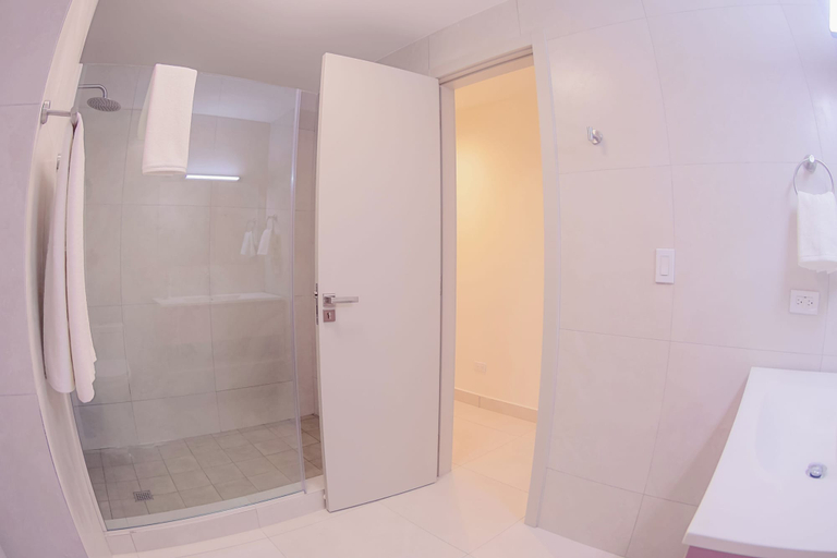 Bathroom 4, Edificio Doña Raquel, Panamá