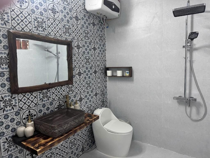 Bathroom 2, Wood Haven Homestay, Ninh Bình