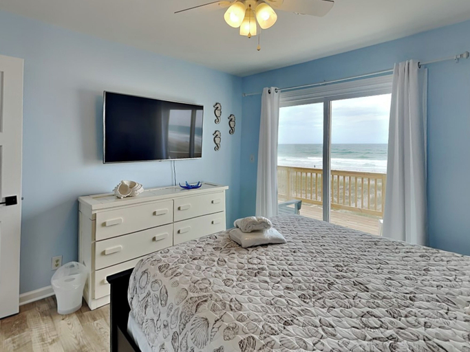 Bedroom 3, Livin' the Ruff Life by Topsail Realty, Pender