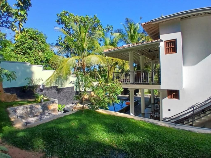 Property grounds, Unawatuna Heritage Villas, Akmeemana