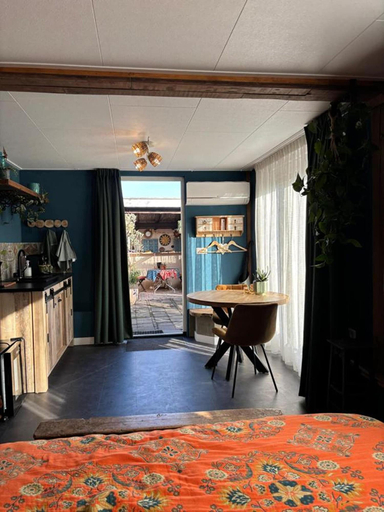 Private kitchen 5, Barn Stay With Soul in Noordgouwe, Schouwen-Duiveland