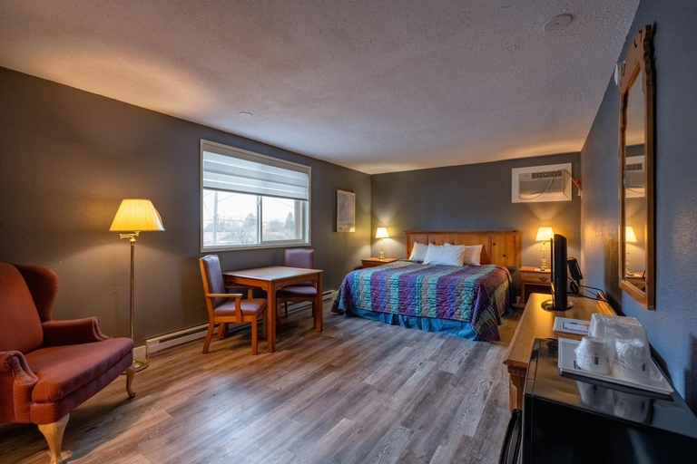 Bedroom 3, Days Inn By Wyndham Burns, Harney