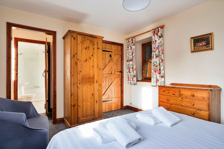 Room 2, Cottage in Onibury Near Ludlow Castle, Shropshire