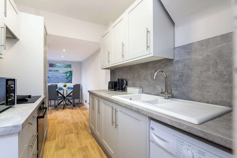 Room 5, 2bed House in Torry - Free Parking, Aberdeen