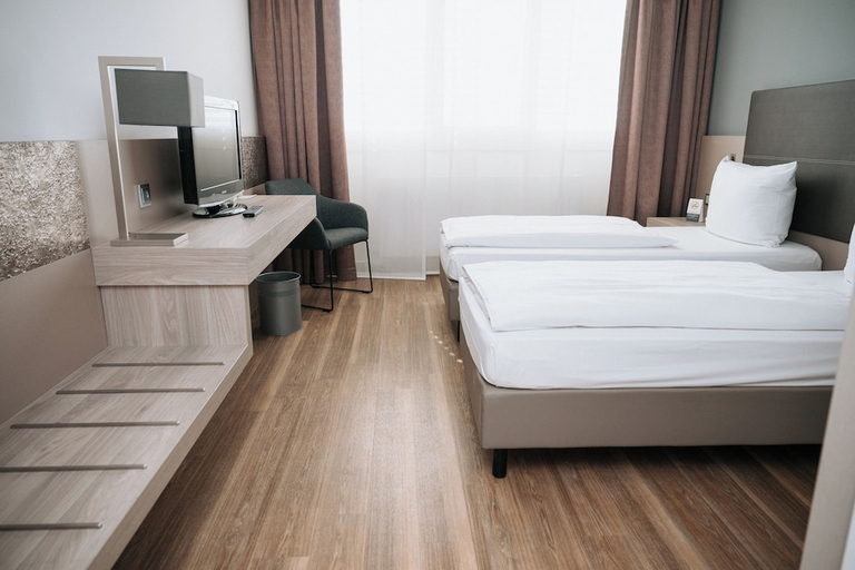 Bedroom 4, Feringapark Hotel by Coffee Fellows Hotels, München