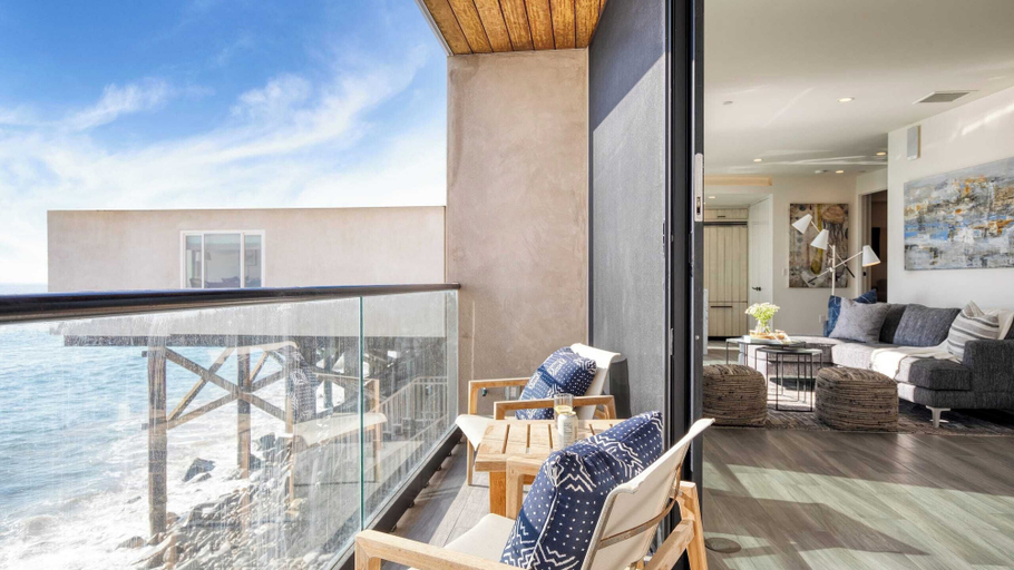 Interior 2, Matador by Avantstay Ocean Front Malibu Pad w/ Rooftop Patio, Los Angeles