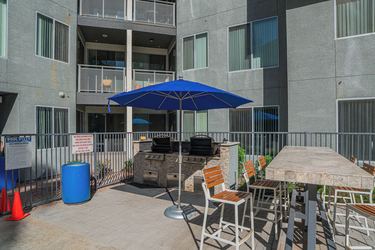 Outdoor dining, Access 3010, Maricopa