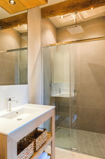 Bathroom 2, Maison Brevan, Finistère
