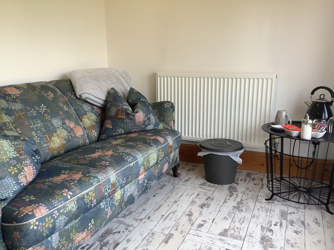 Others 5, Villa Farm Cottage, North Lincolnshire