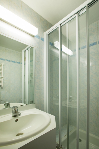 Bathroom 2, Gabhouse Lyon Gerland City Living Stay, Rhône