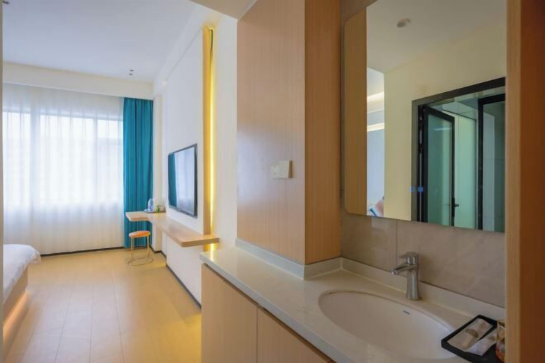 Bathroom 4, WeiKang Hotel JiShouDaXueDian, Zhangjiajie
