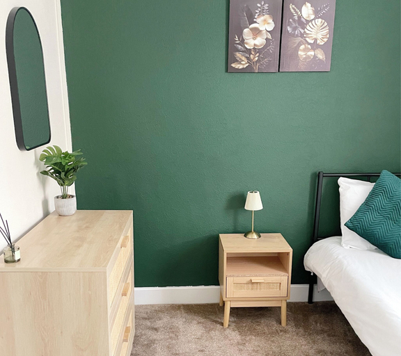 Room 4, Your Home-from-home - Business & Families - 6 Beds, London