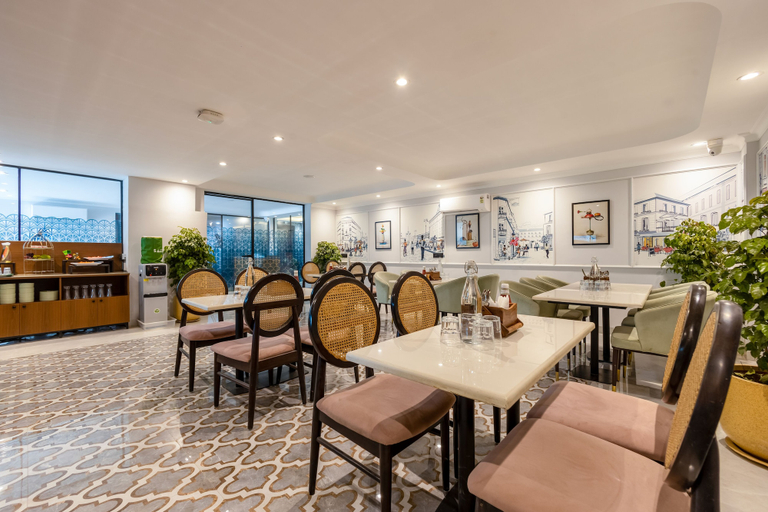 Restaurant, Saltstayz Premier Near Sector 44 Corporate Hub, Gurgaon