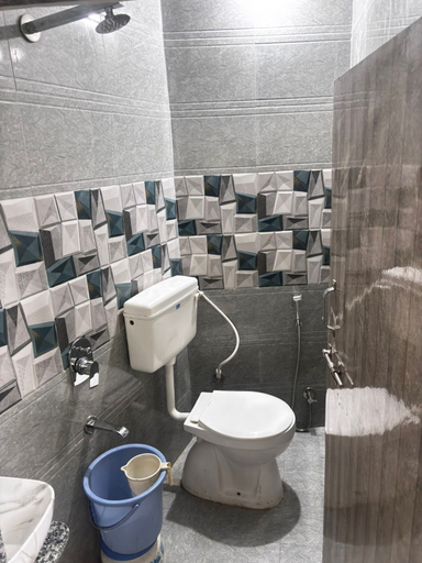 Bathroom 5, Hotel New Sun n rock, Sirohi