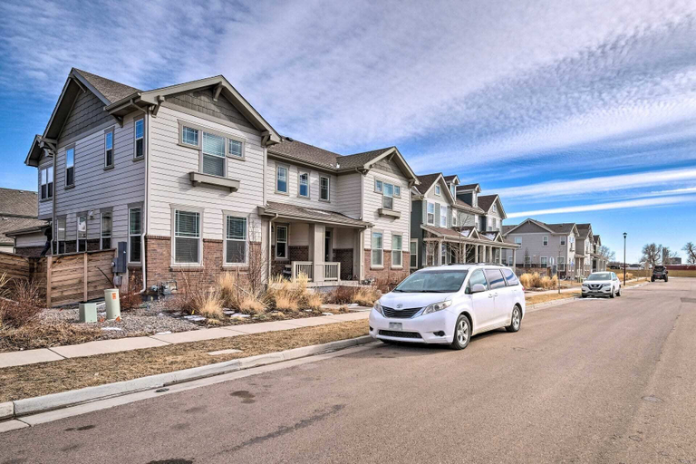 Interior 3, Charming 3BR Retreat - Perfect for Families!, Larimer