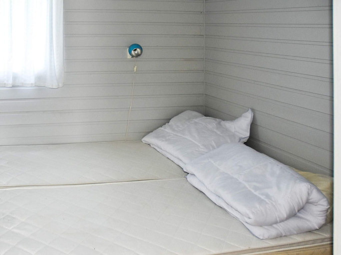 Bedroom 2, 5 Person Holiday Home in Selje, Selje