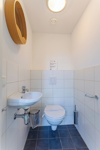Bathroom 5, Coastal Family Escape With Enclosed Garden, Schouwen-Duiveland