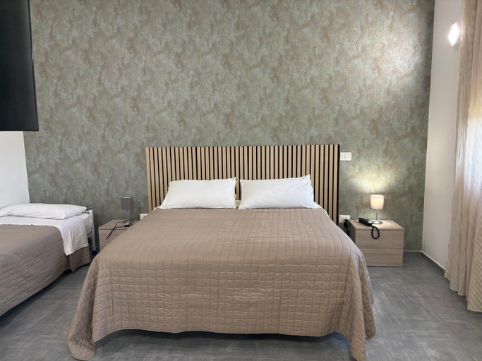 Bedroom 3, Hotel Bastione, Brindisi