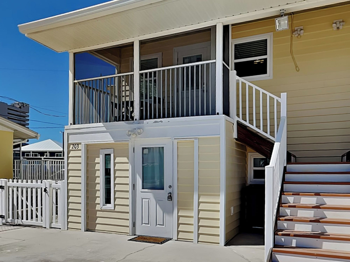 Exterior & Views, The Tides Retreat by Distinctive Beach Rentals, Lee