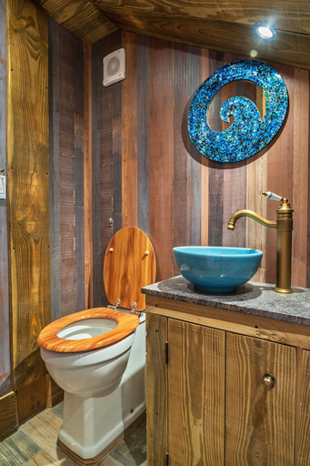 Bathroom 2, Lodge in Cornwall With Widemouth Bay Views, Cornwall