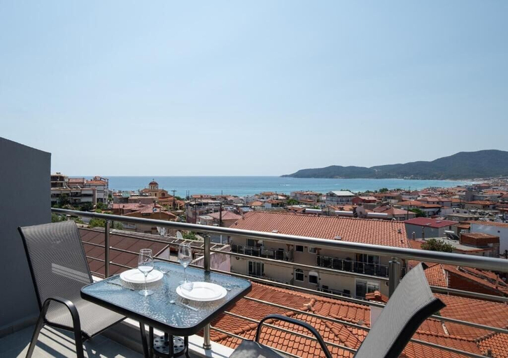 Room 3, Blue Horizon Sarti - Stylish Quad Seaview Getaway, Central Macedonia