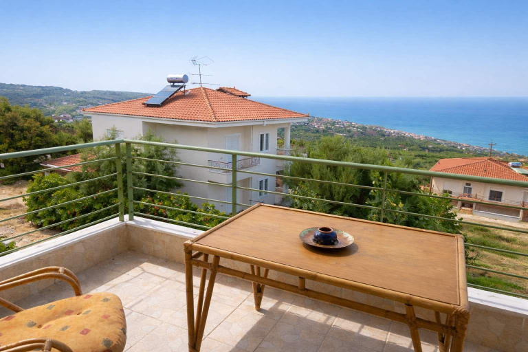 Room 2, Serene Seaview Getaway With Garden in Akrata, West Greece