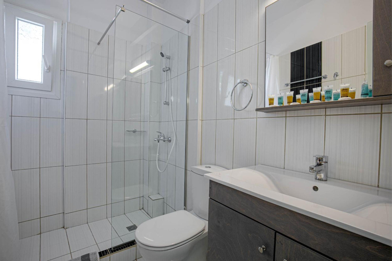 Bathroom 5, Gouvia Hotel, Ionian Islands
