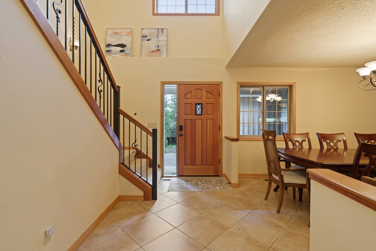 Interior 5, 4 Tan Oak, Deschutes
