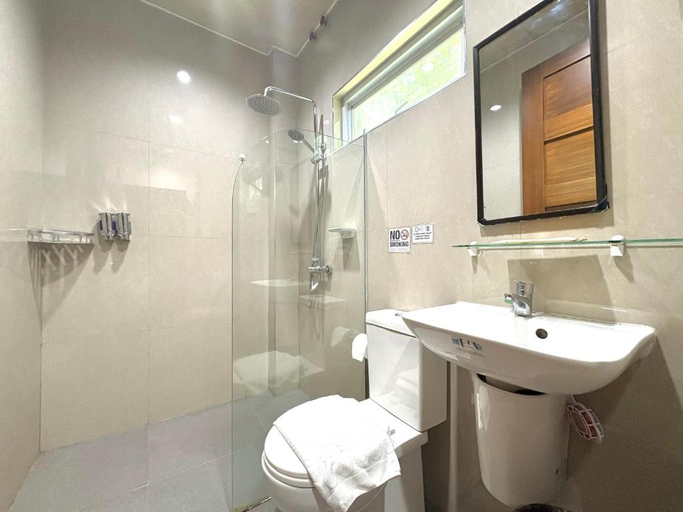 Bathroom 5, Sunburn Suites Coron, Coron