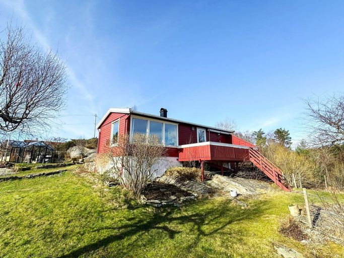 Exterior 3, 5 Person Holiday Home in Klokkarvik, Sund