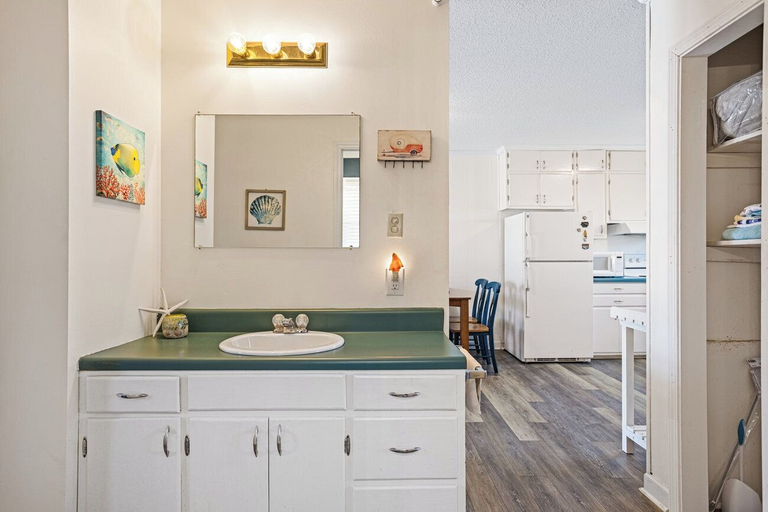 Bathroom 3, Catch A Wave by Topsail Realty, Pender