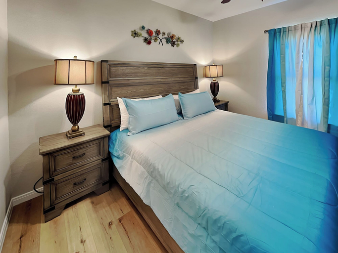 Bedroom 2, Beach Ballin' by Ryson Vacation Rentals, Galveston