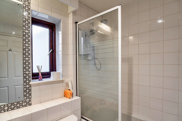 Bathroom 4, Apartment in Falmouth Near Beaches & Harbour, Cornwall