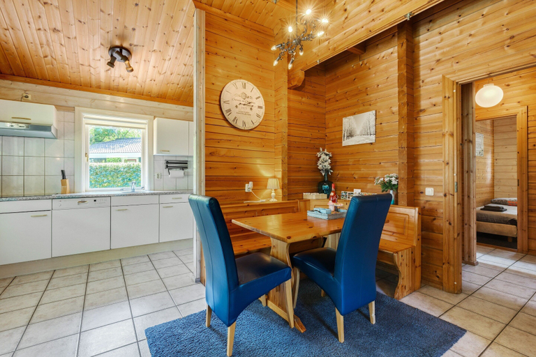 Others 4, Chalet in Hulshorst Near Lake, Nunspeet
