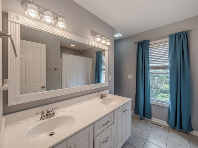 Bathroom, Pelican Palms by Topsail Realty, Onslow