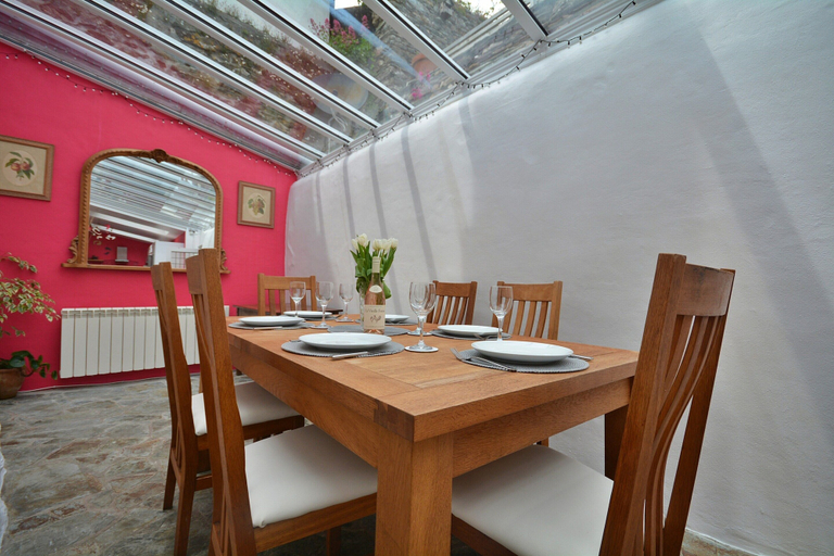 Dining 3, Pet-friendly Coastal Cottage Near Beach, No Deposit, Cornwall