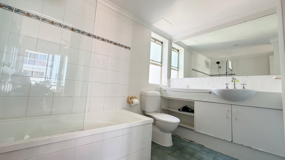 Bathroom 4, Santana Resort, Gold Coast