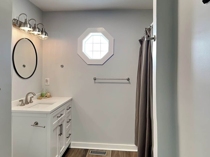 Bathroom 3, Salty Seahorse by Topsail Realty, Onslow