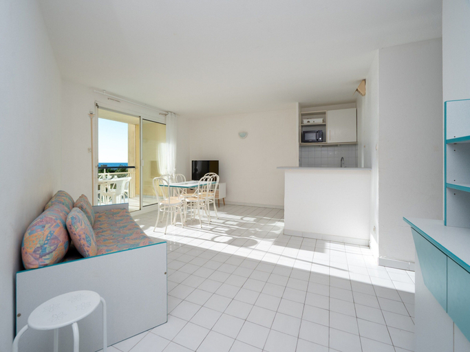Living room 2, Retreat for 8 With Shared Pool, Hérault