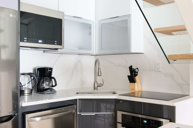Room 3, 75-3c Brand New Duplex 3BR W D in the Unit, New York