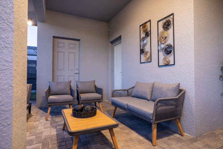 Room 4, 7BR Windsor Cay w Game Room Pool Near Disney, Lake