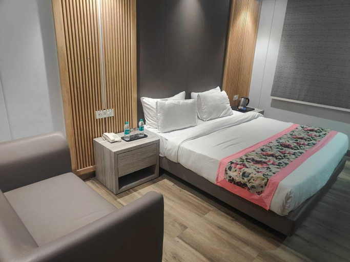 Room 4, OPO Horizon Anant Ayodhya, Faizabad