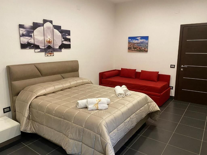 Bedroom 3, Sofia e la città delle meraviglie, Napoli